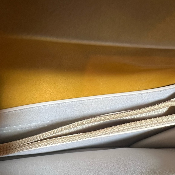 Elegant Yellow and Cream Crossbody Bag - Picture 6 of 7